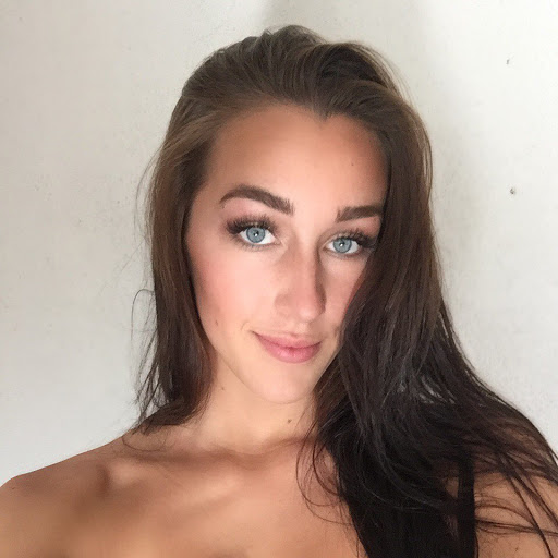 Amanda Busch Photo 19