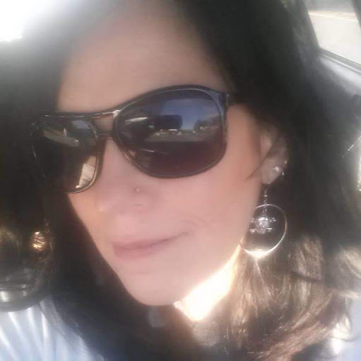 Kelli Glover Photo 19