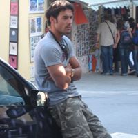 Julian Sandoval Photo 10