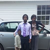 Derrick Holmes Photo 33