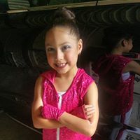 Rebecca Castaneda Photo 18