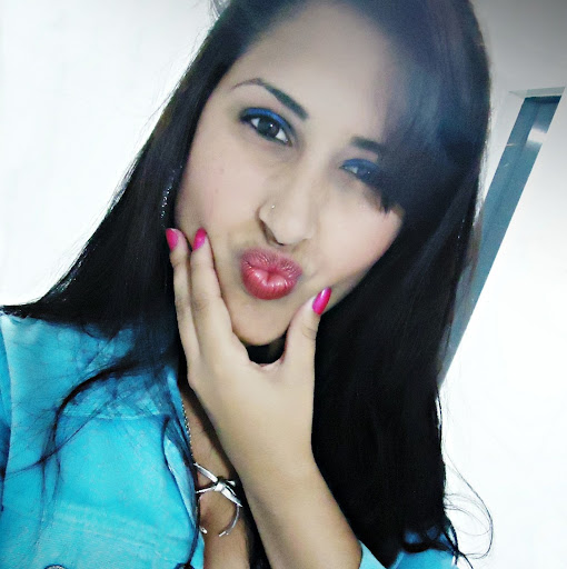 Jennifer Almeida Photo 17