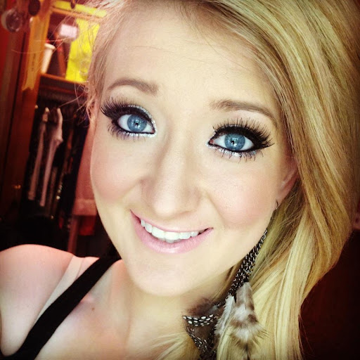 Kristen Field Photo 9