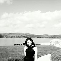 Elizabeth Small Photo 19
