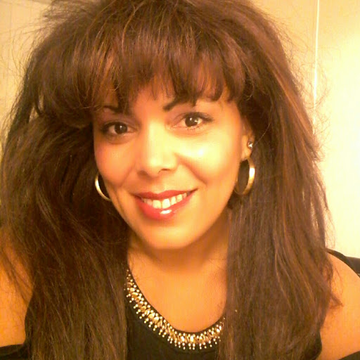 Melanie Small Photo 30