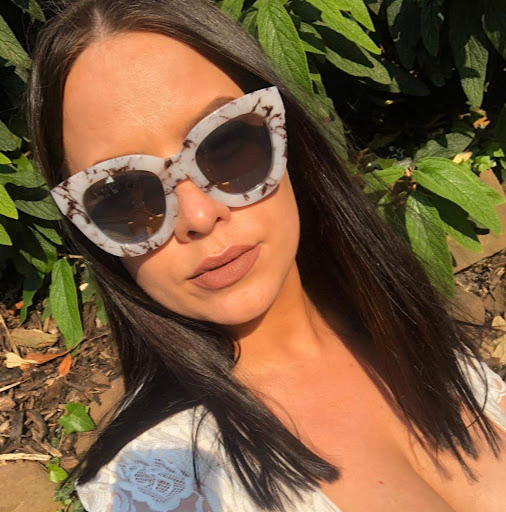 Katie Williams Photo 29