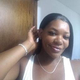 April Roberson Photo 16