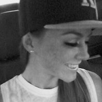 Kate Nichols Photo 37