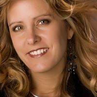 Shelley Fernandez Photo 10