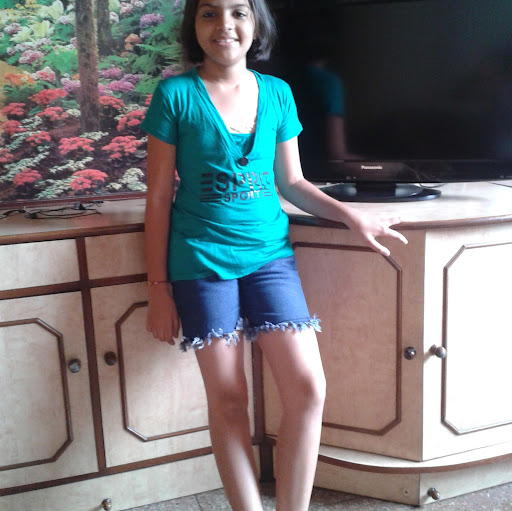 Nidhi Dave Photo 16