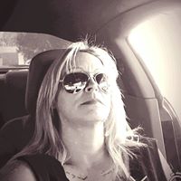 Traci Howard Photo 35