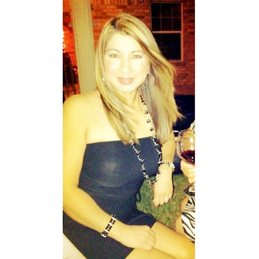 Janie Acevedo Photo 9