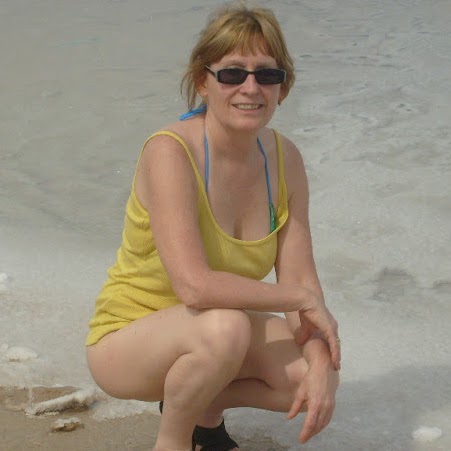 Jacqueline Elliott Photo 15