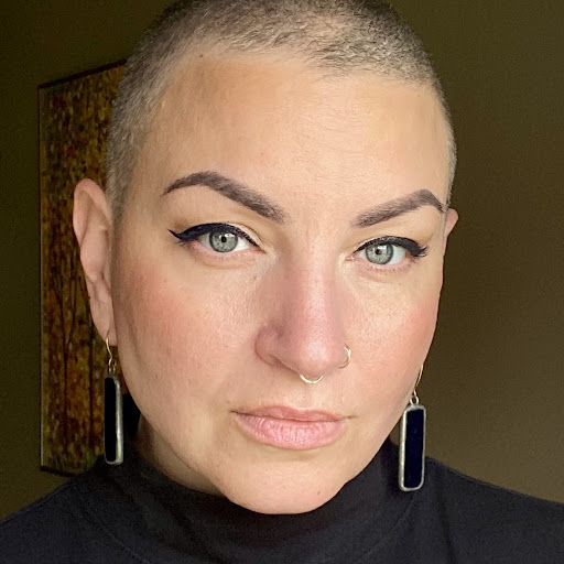 Eva Reynolds Photo 19