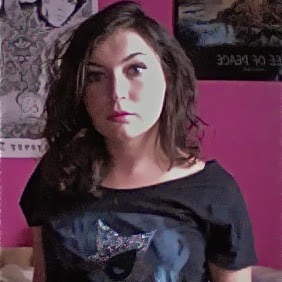 Sarah Burns Photo 14