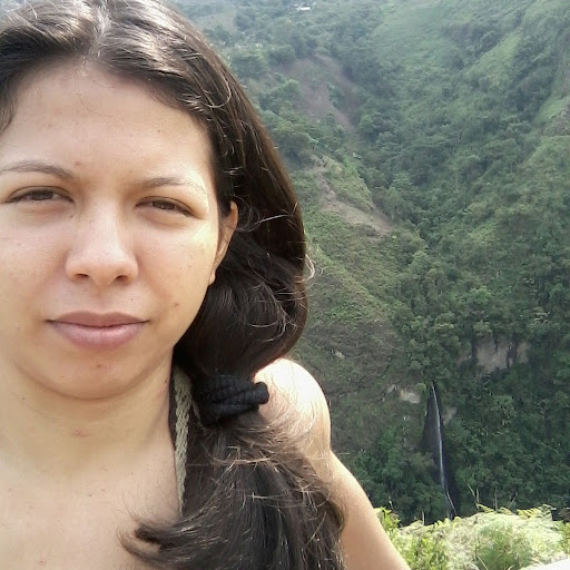 Julie Peralta Photo 9