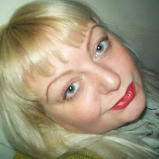 Claire Lewis Photo 21
