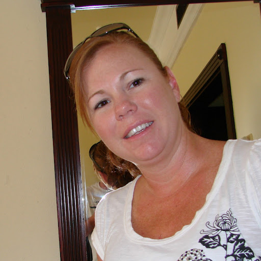 Julie Lambrou Photo 11