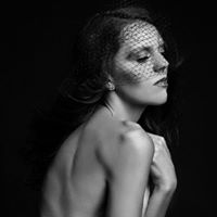 Claire Evans Photo 35