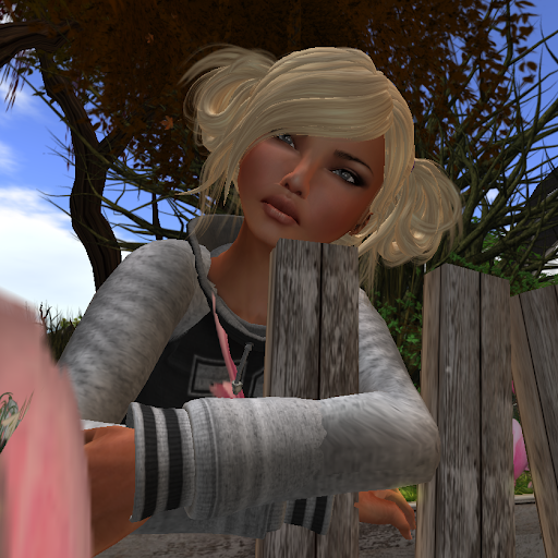 Amber Steele Photo 33