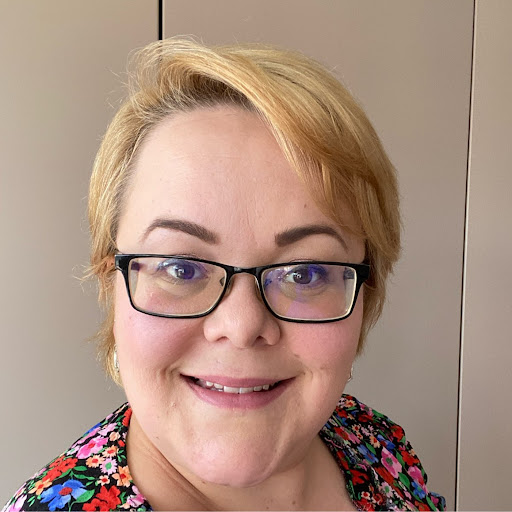 Laura Batchelor Photo 6