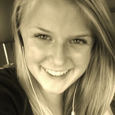 Sara Clemens Photo 6