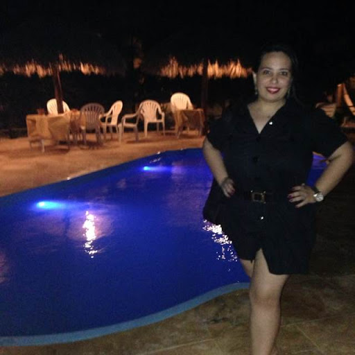 Jennifer Zayas Photo 8