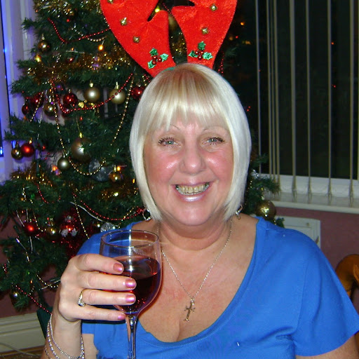 Linda Hanson Photo 12