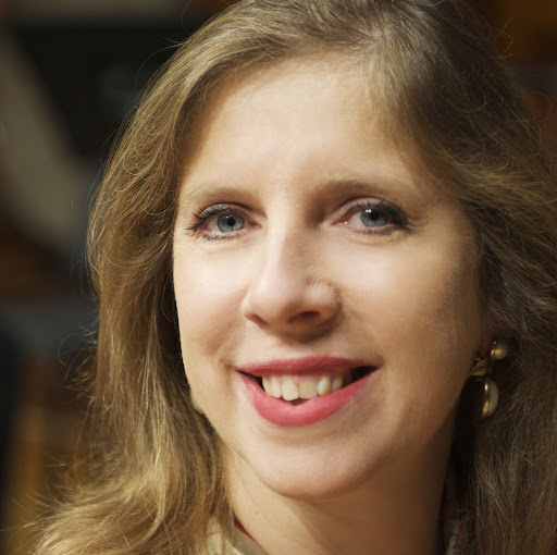 Elizabeth Seitz Photo 10
