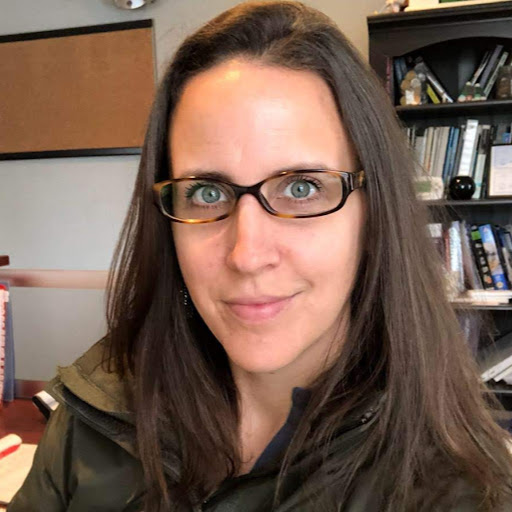 Elizabeth Minor Photo 26