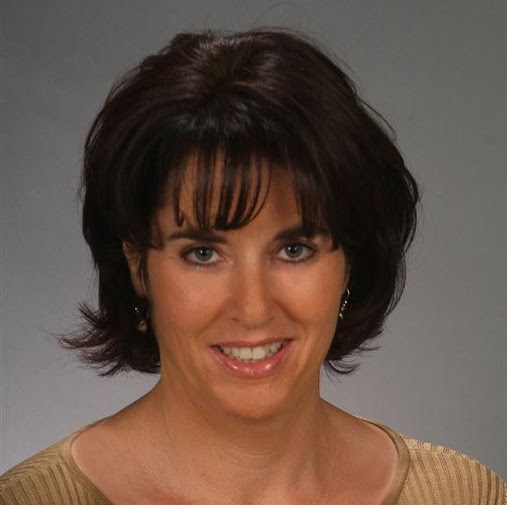 Amy Rosenthal Photo 29