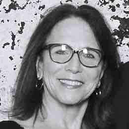 Karen Dillon Photo 22