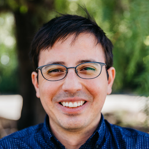 Eric Gonzalez Photo 28