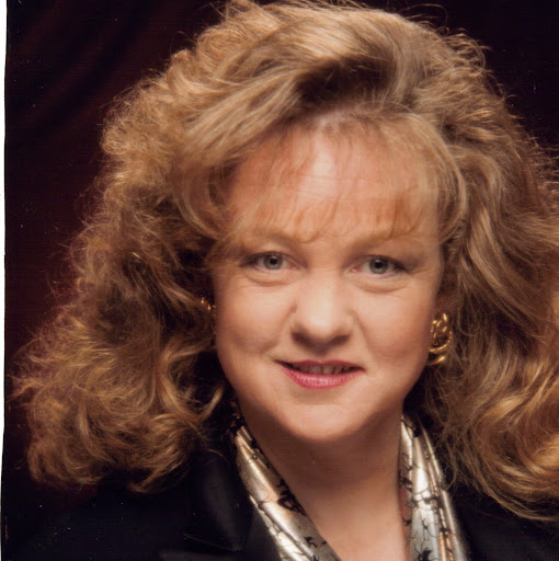 Laura Gilbert Photo 10