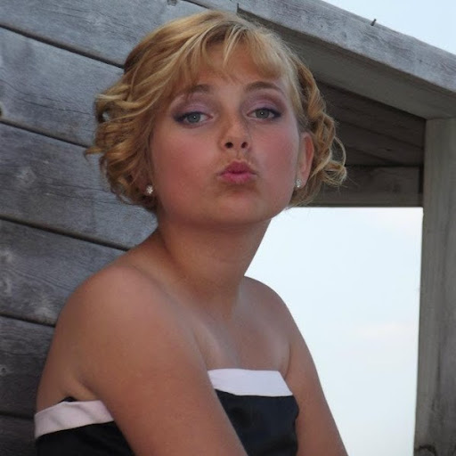 Christina Keating Photo 13