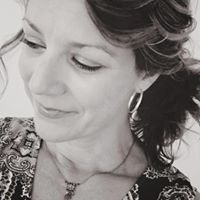 Jennifer Krieger Photo 27