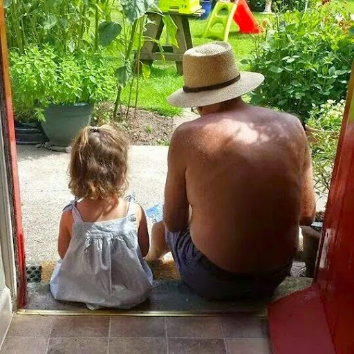 Julia Britton Photo 21