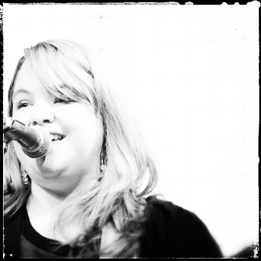 Alice Summers Photo 3