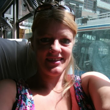Tracey Ellis Photo 32