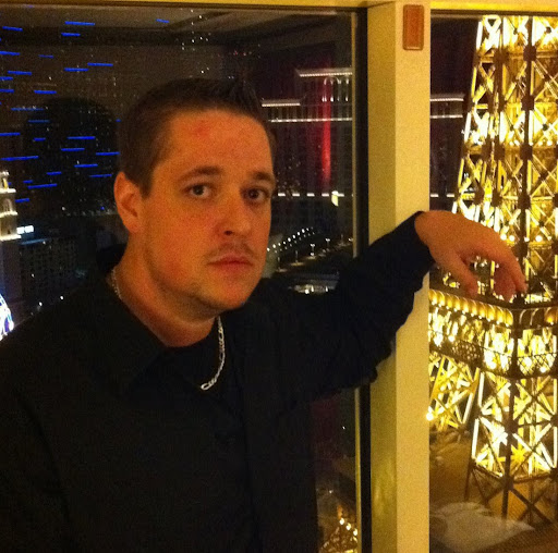 Michael Girard Photo 25