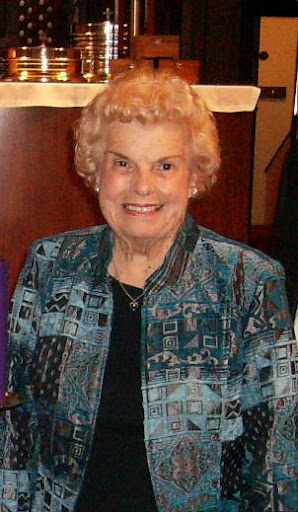 Eleanor Anderson Photo 34