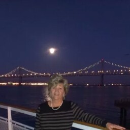 Annette Hale Photo 29