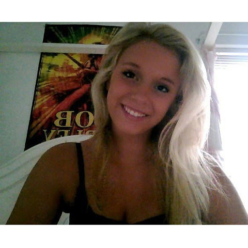 Emily Mercer Photo 6