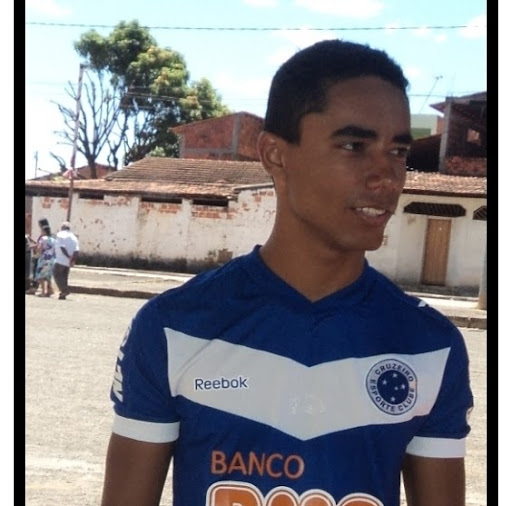 Daniel Cardoso Photo 40