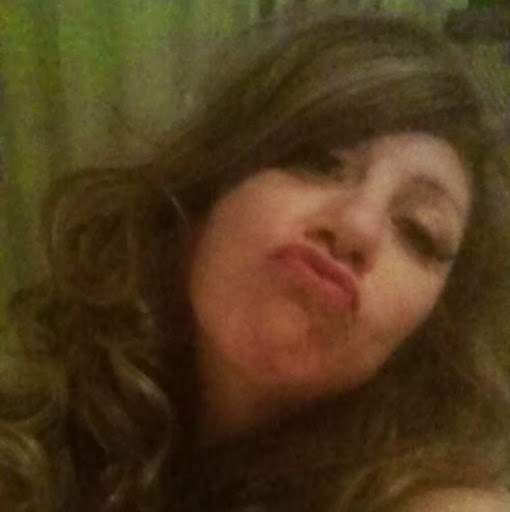 Suzanne Oliver Photo 5