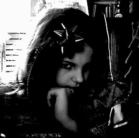 Julia Dewitt Photo 12