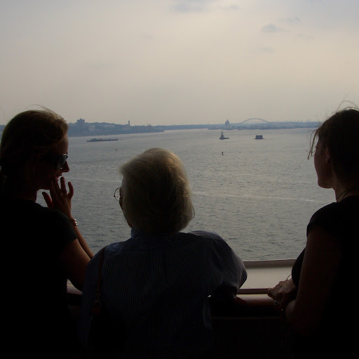 Elizabeth Mccune Photo 18