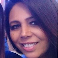 Caroline Cross Photo 13