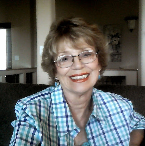 Candace Thompson Photo 13