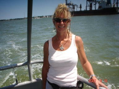 Tammy Groves Photo 1